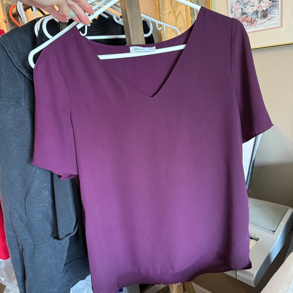 Reitmans Deep Purple Short Sleeve Blouse V-Neck Women’s XS